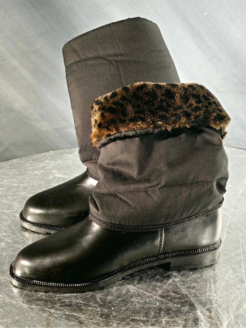 Like new Weather Guard Black Women's Winter Fold-Over Boots with Faux Fur Trim